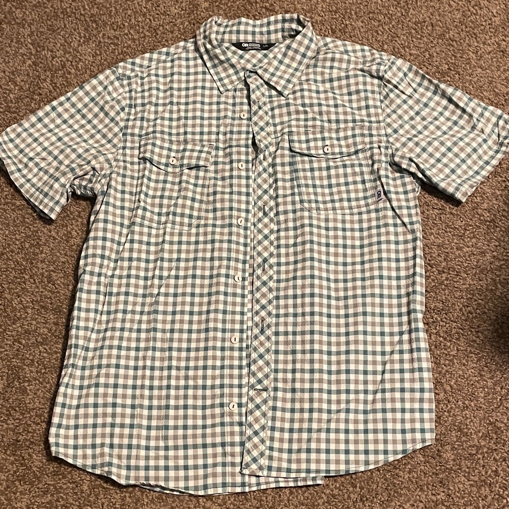 Men's L Checkered Short Sleeve Shirt